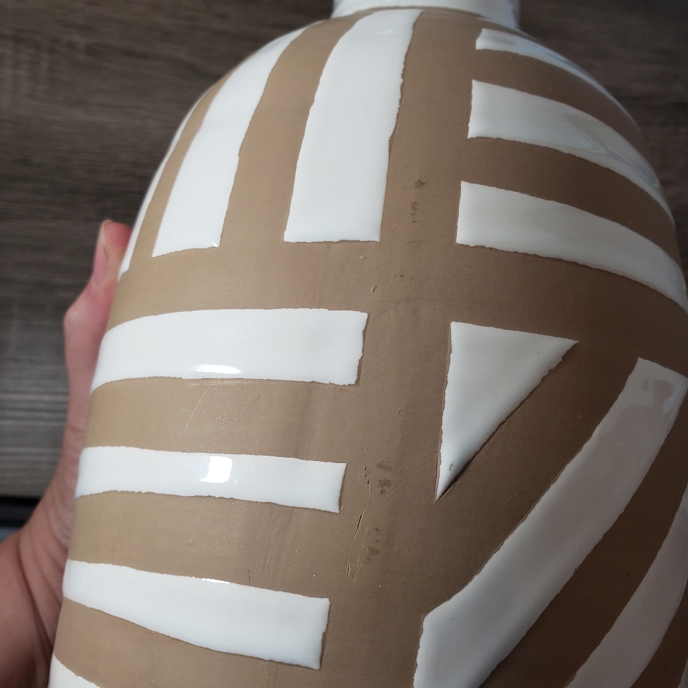 Aztec Vase - Picture 4 of 5